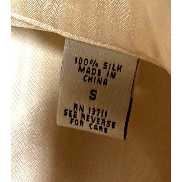 100% SILK CUFF LINKED BLOUSE SZ S CREAM VALERIE STEVENS BUTTON FRONT COLLARED - Picture 6 of 7